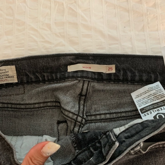 Levi’s premium wedgie grey size 25 - Picture 12 of 12